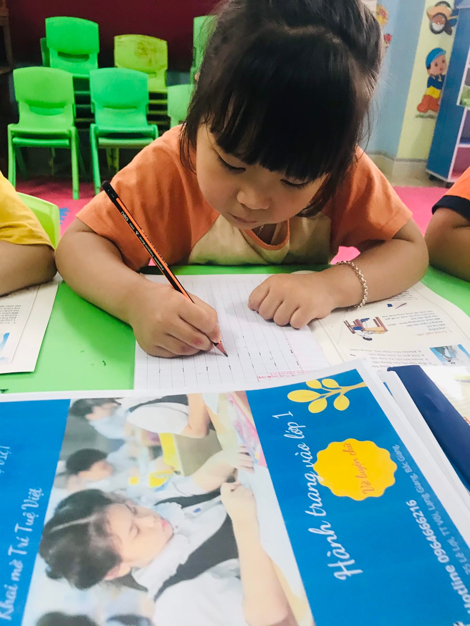 Hình ảnh cho tin tức HỆ THỐNG GIÁO DỤC TRÍ TUỆ VIỆT TUYỂN SINH LỚP HÀNH TRANG CHO BÉ VÀO LỚP 1!